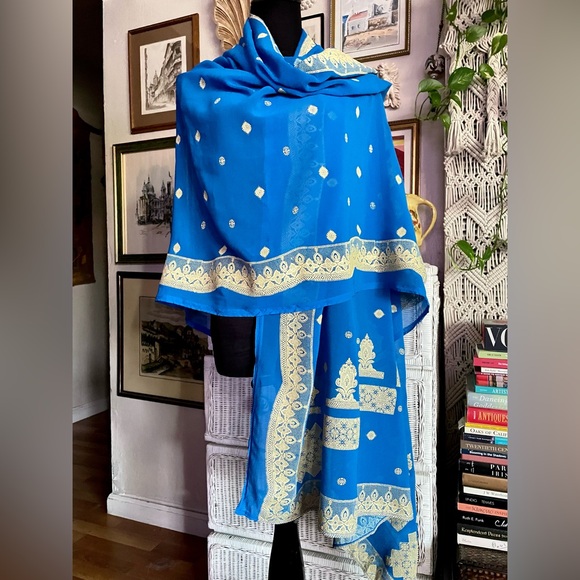 Electric blue chiffon silk wrap - Picture 1 of 12